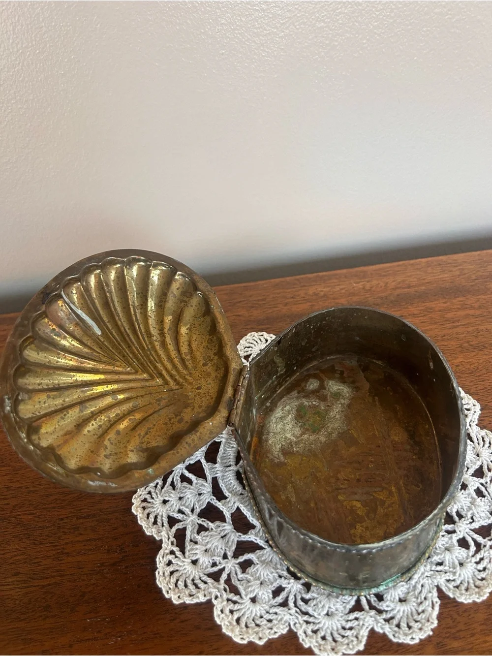 Vintage Solid Brass Clam Shell Seashell Trinket Box